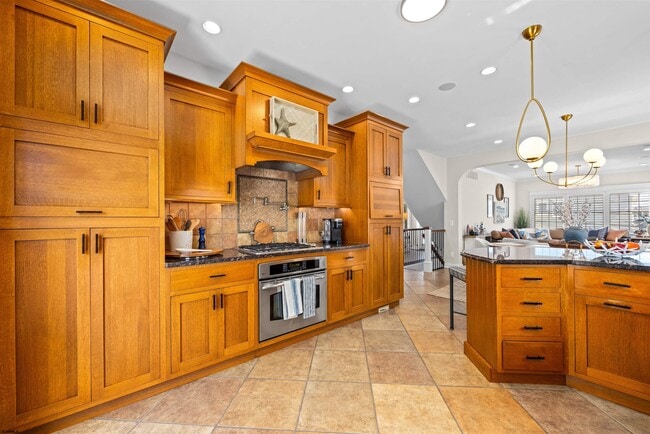 Building Photo - 28 N Colgate Ave