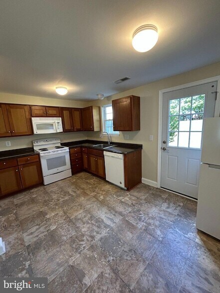 Building Photo - 8447 Braxted Ln