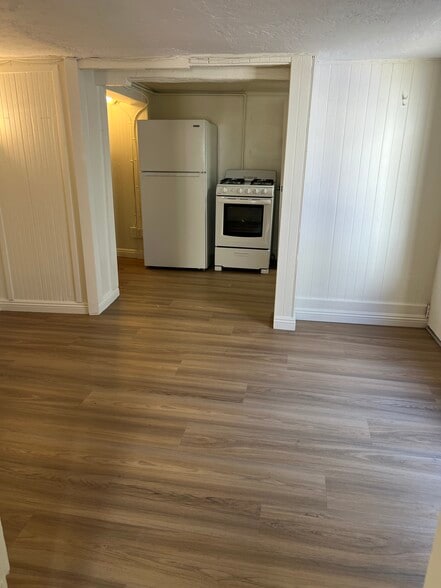 Building Photo - 224 28th St