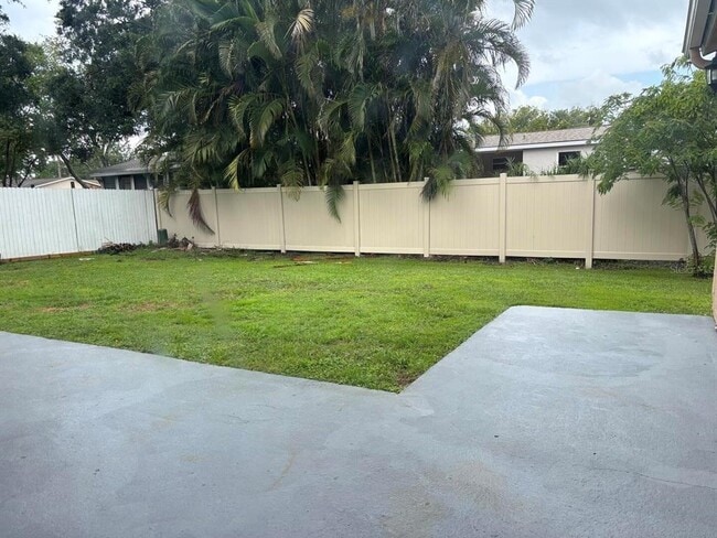 Building Photo - 11448 60th Ln N