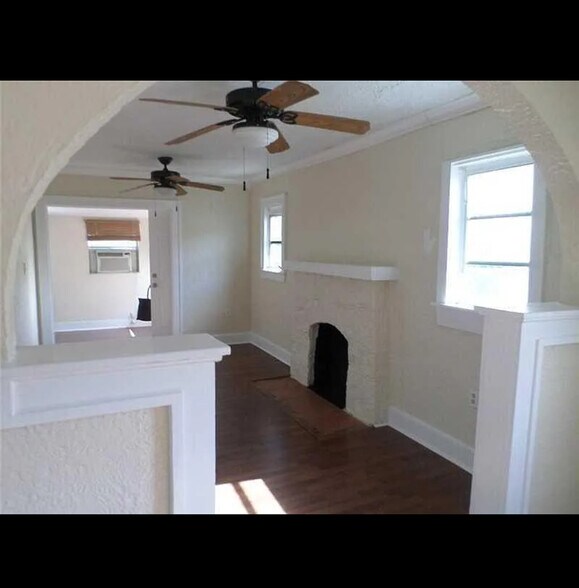 Building Photo - 423 N L St