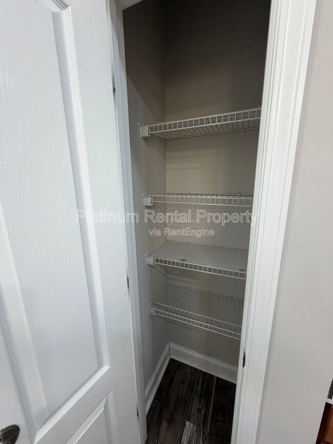 Building Photo - 5555 Falls Landing Dr