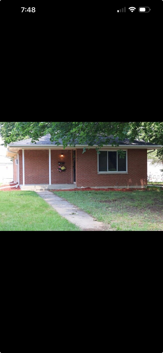Building Photo - 2015 Shelly Dr