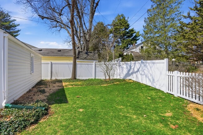 Building Photo - 1102 Arborview Blvd