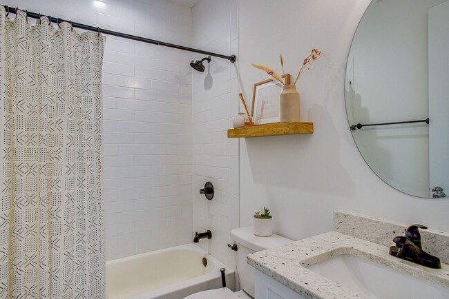 Building Photo - Destin- Bright & Modern 3-Bedroom Home wit...