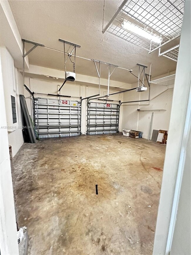 Building Photo - 14540 SW 13th Terrace