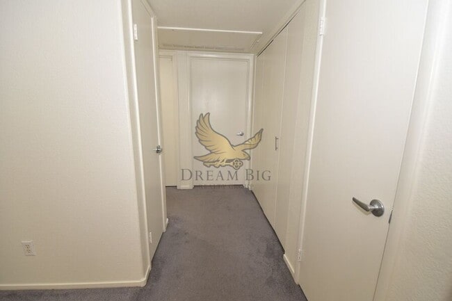 Building Photo - 8410 Eldora Ave