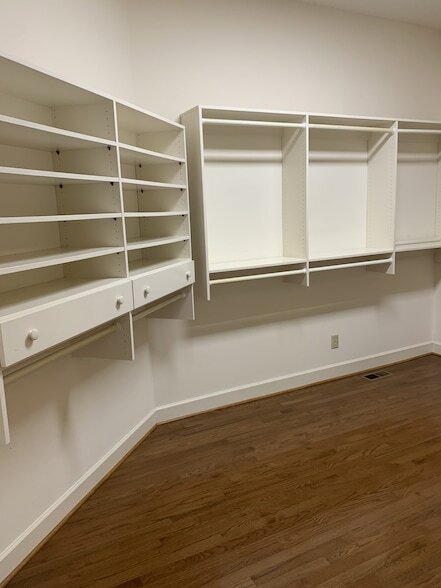 Building Photo - 111 Geers Ct