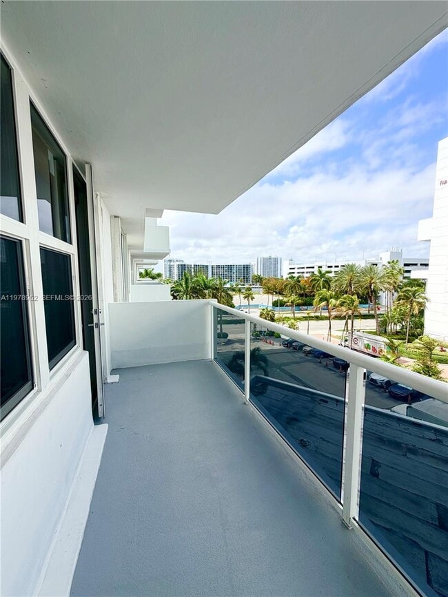 Building Photo - 3725 S Ocean Dr