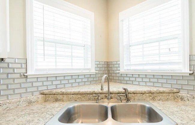 Building Photo - 4316 Summer Hill Pl