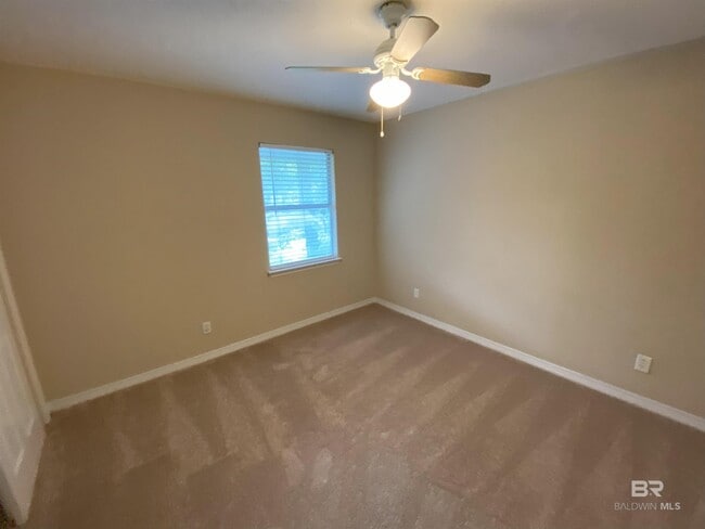 Building Photo - 128 Worchester Dr