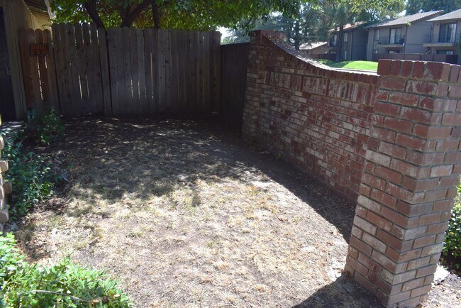 Building Photo - 5606 Passero Way