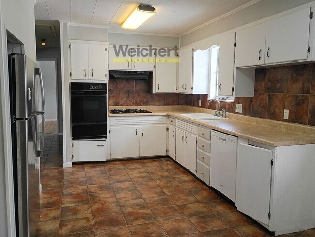 Building Photo - 3 Bed / 2 Bath Home in a Great Location