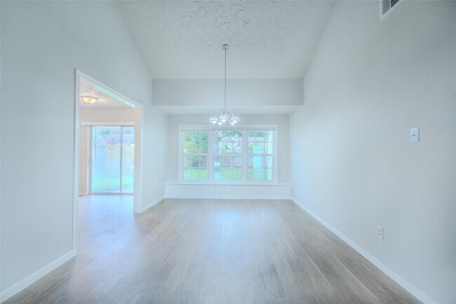 Building Photo - 6658 Canyon Way Dr