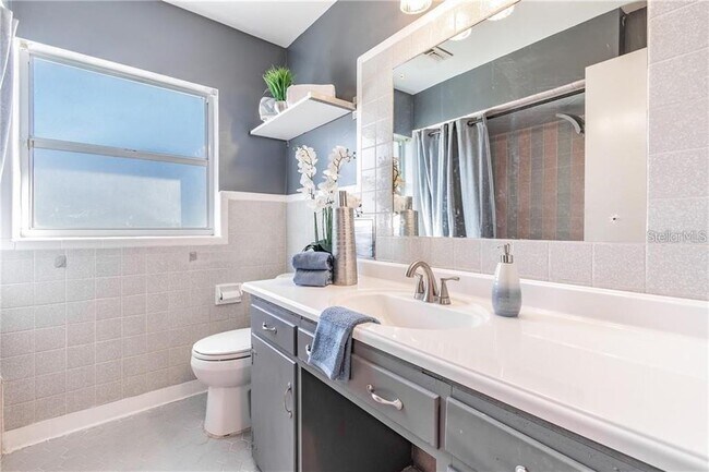Building Photo - 5418 Riverhills Dr