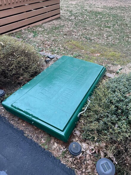 Building Photo - 145 Ridgeway Dr W