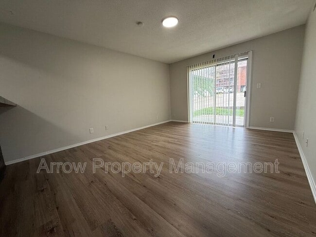 Building Photo - 649 S 18th St