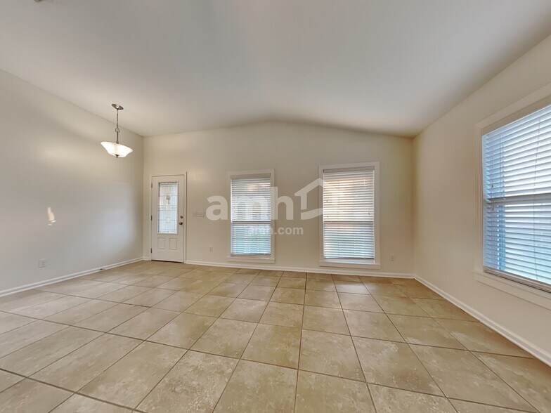 Building Photo - 603 Glendale Ln