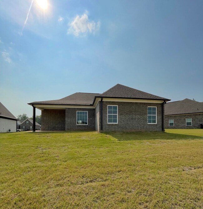 Building Photo - 6390 Jameson Cv
