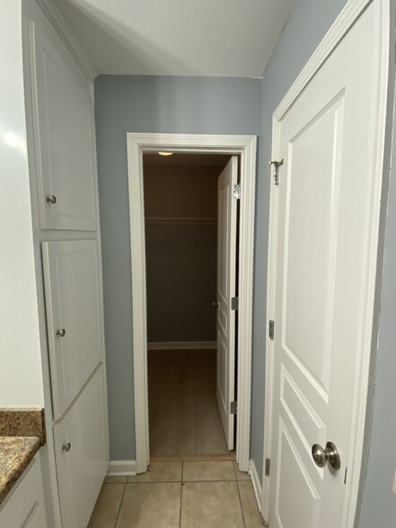 Walk-in Closet - 122 Coral Ln