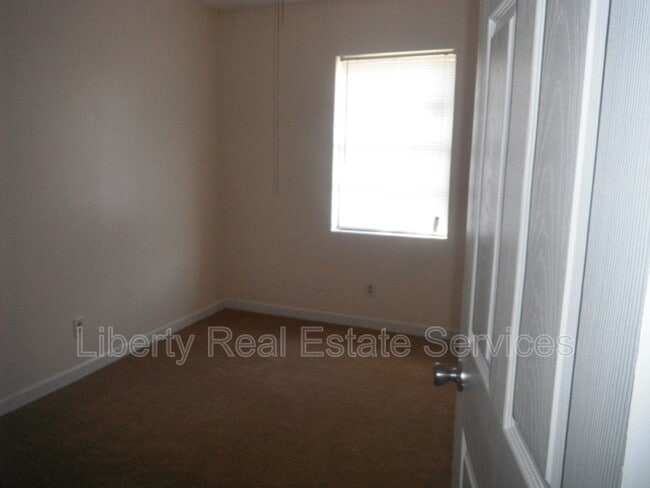 Building Photo - 928 Greenbriar Ct