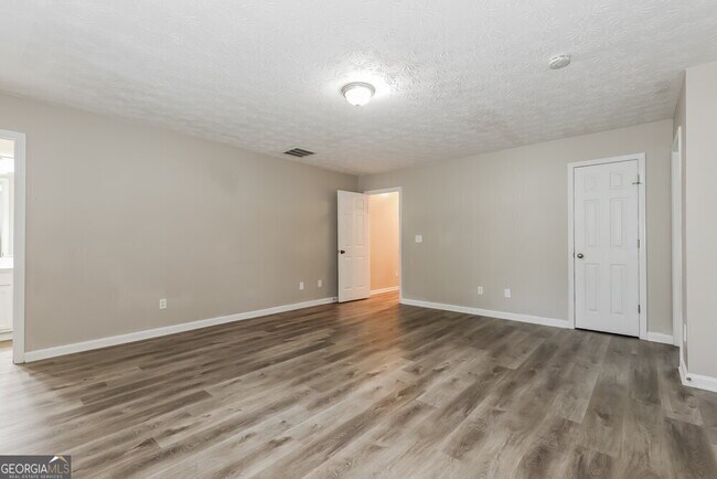 Building Photo - 272 Grover Turner Way