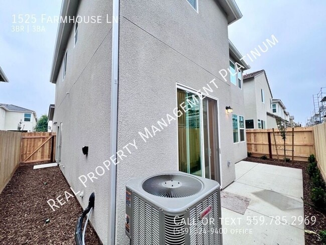 Building Photo - 1525 Farmhouse Ln