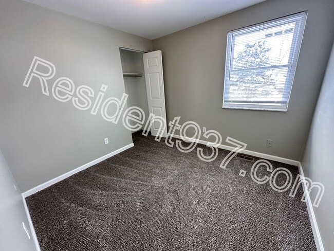 Building Photo - 3 Bed 1 Bath