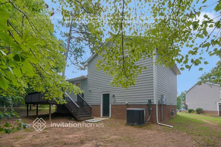 Building Photo - 3711 Phillips Way W