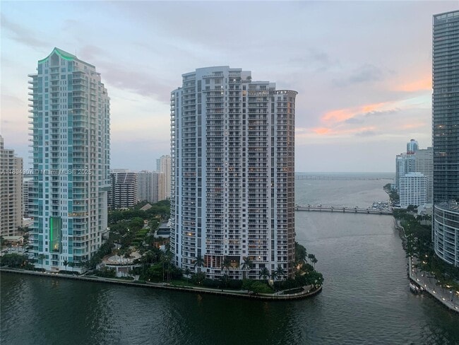 Building Photo - 300 S Biscayne Blvd