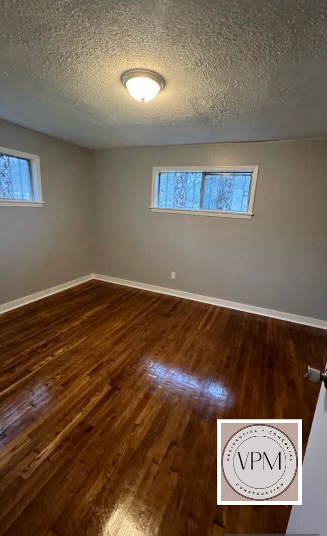 Building Photo - 2255 W Ridgeway St