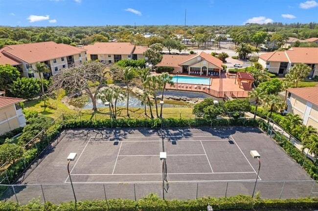 Building Photo - 5781 Riverside Dr