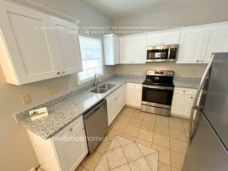 Building Photo - 7505 Axis Ct