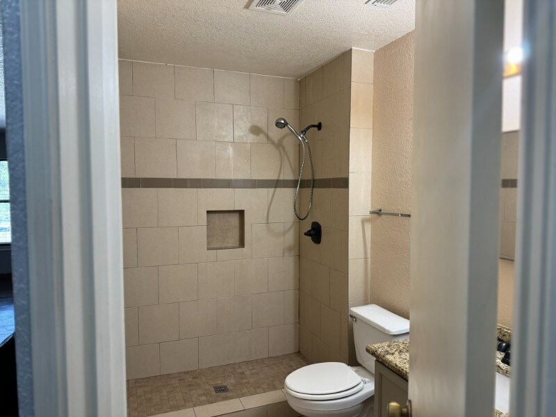 Building Photo - 7622 Forest Vale