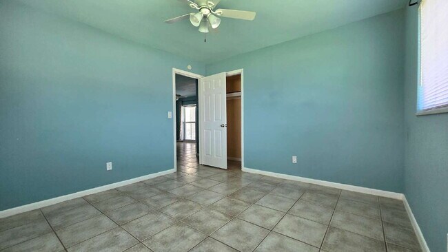 Building Photo - 603 SE 46th Ter