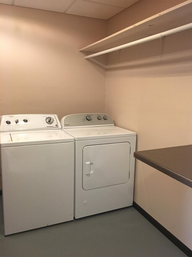 Building Photo - 5726 Egret Ave