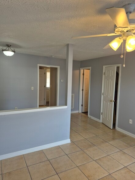 Building Photo - 79 Point Place Dr