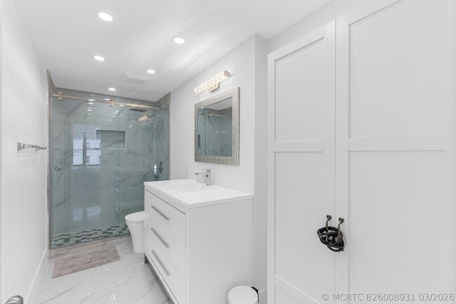 Building Photo - 3800 Galt Ocean Dr