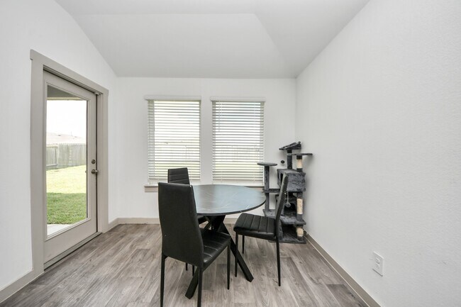 Building Photo - 7706 Caspian Rnch Dr