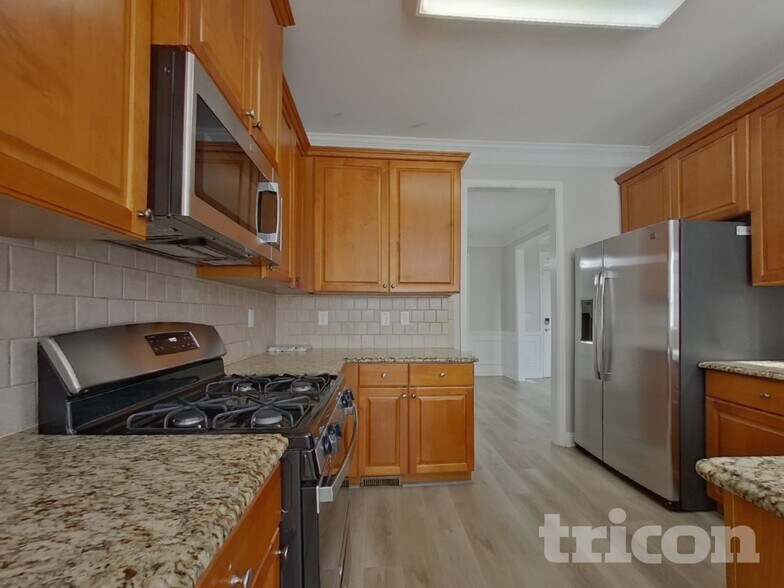 Building Photo - 22 Vinings Lake Dr SW