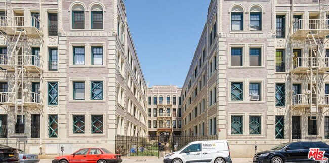 Building Photo - 2121 James M Wood Blvd