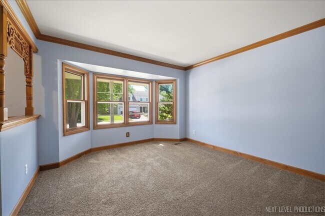 Building Photo - 13 Saddlewood Ct