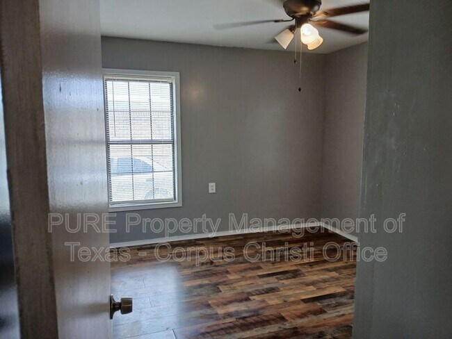 Building Photo - 329 Garfield Dr