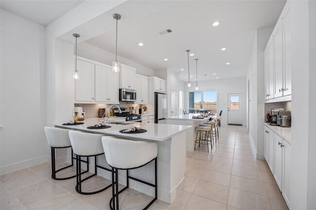 Building Photo - 21130 Garden Palm Dr