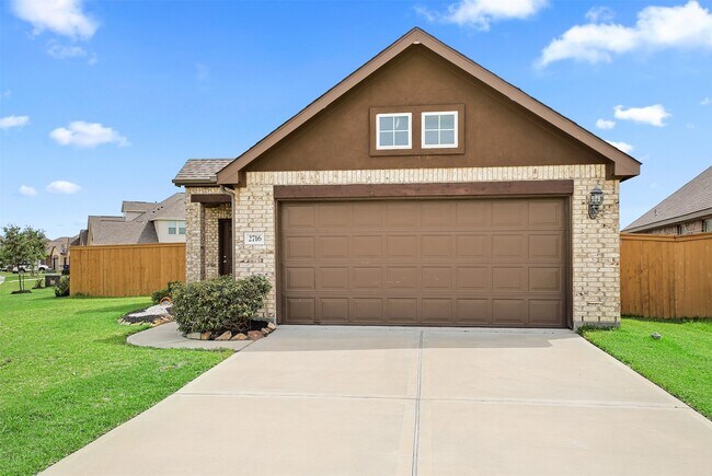 Building Photo - 2716 Bernadino Dr