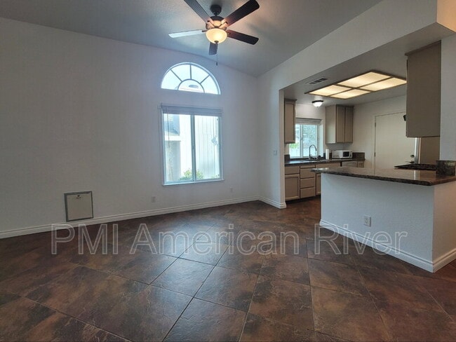 Building Photo - 3041 Wolfe Ct