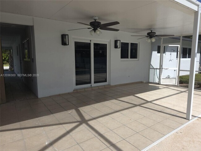 Building Photo - 1565 Thumb Point Dr
