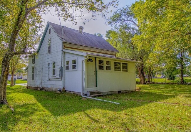 Building Photo - 3 bedroom 1 bathroom house for rent