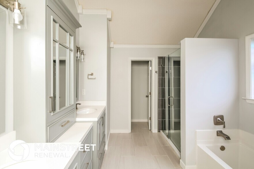 Building Photo - 4737 Calgary Cove