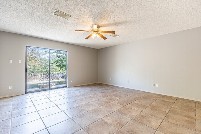 Building Photo - 8423 Parry Path